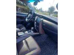 TOYOTA - HILUX SW4 - 2020/2020 - Prata - R$ 255.000,00