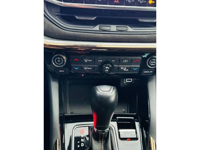 JEEP - COMMANDER - 2022/2022 - Branca - R$ 190.000,00