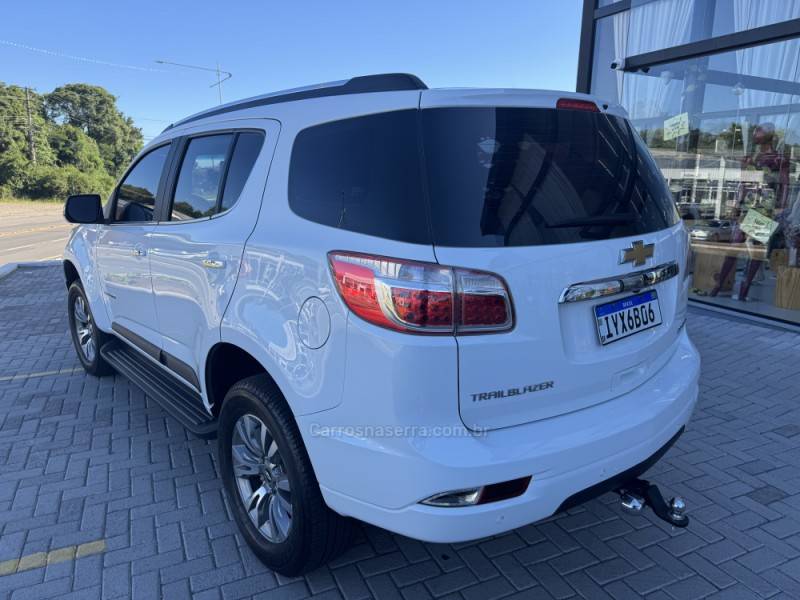 CHEVROLET - TRAILBLAZER - 2018/2019 - Branca - R$ 165.000,00