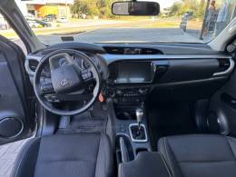 TOYOTA - HILUX - 2024/2024 - Cinza - R$ 236.900,00