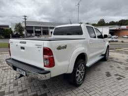 TOYOTA - HILUX - 2014/2014 - Branca - R$ 123.900,00