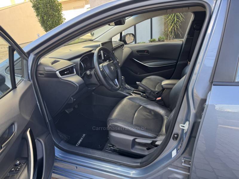 TOYOTA - COROLLA - 2019/2020 - Cinza - R$ 117.900,00