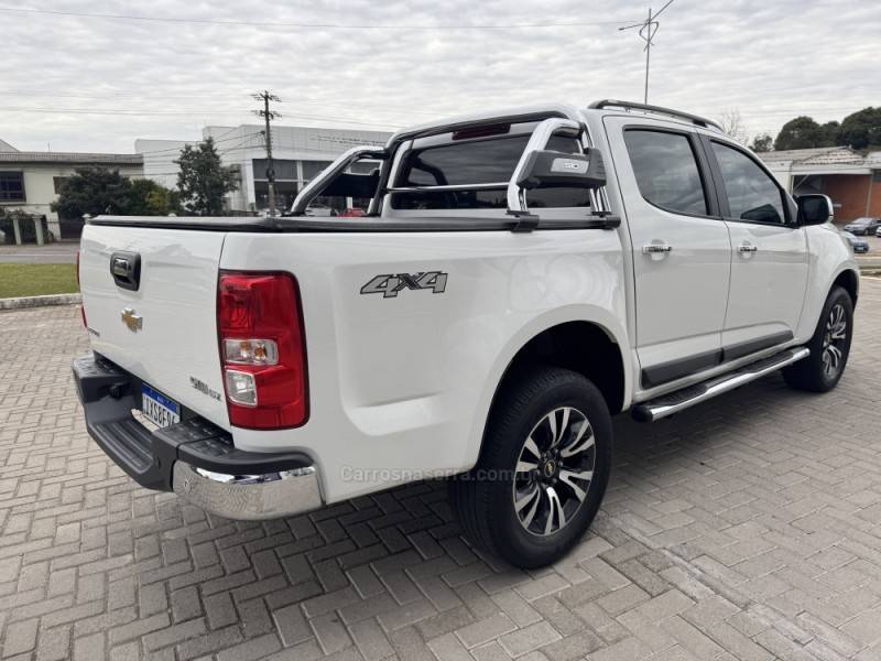CHEVROLET - S10 - 2016/2017 - Branca - R$ 144.900,00