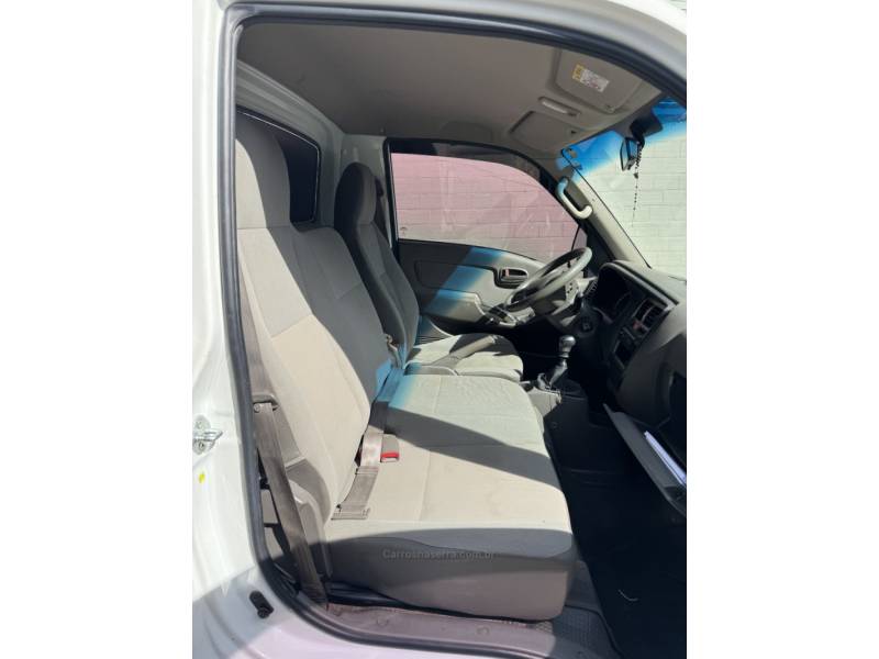 HYUNDAI - HR - 2016/2017 - Branca - R$ 135.000,00