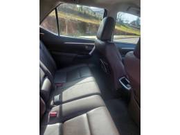 TOYOTA - HILUX SW4 - 2020/2020 - Prata - R$ 255.000,00