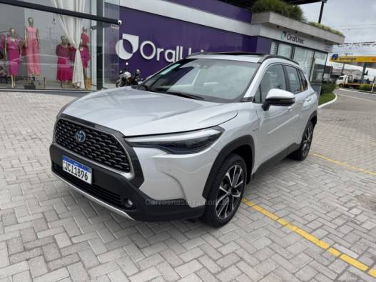 TOYOTA - COROLLA - 2023/2024 - Branca - R$ 183.900,00