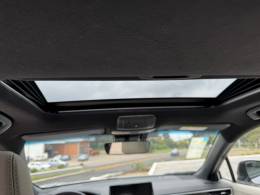 TOYOTA - COROLLA - 2023/2024 - Branca - R$ 183.900,00