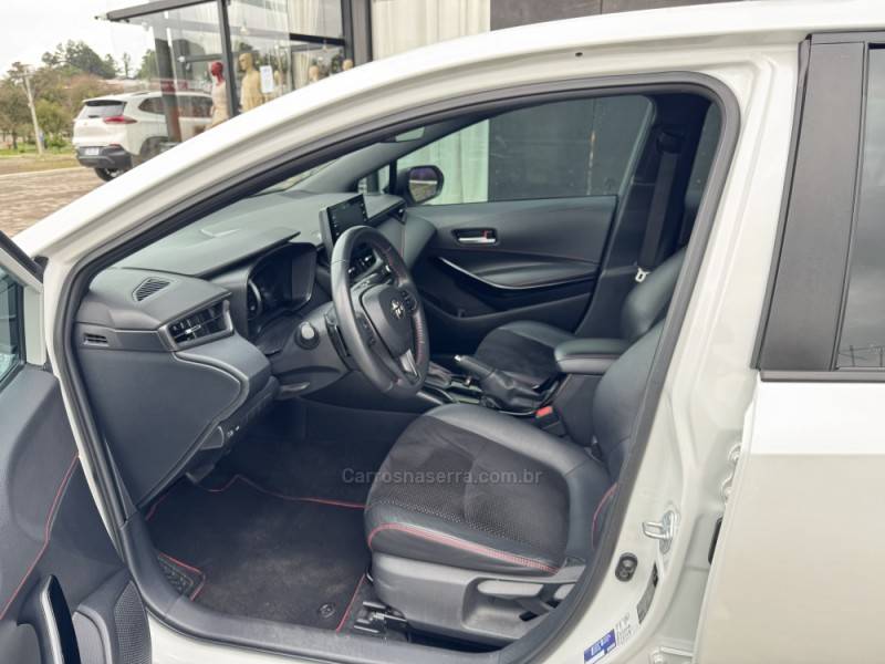 TOYOTA - COROLLA - 2022/2023 - Branca - R$ 147.900,00