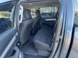 TOYOTA - HILUX - 2024/2024 - Cinza - R$ 239.900,00