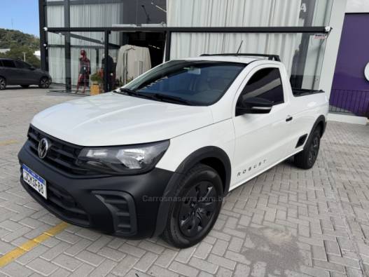 VOLKSWAGEN - SAVEIRO - 2023/2024 - Branca - R$ 84.000,00