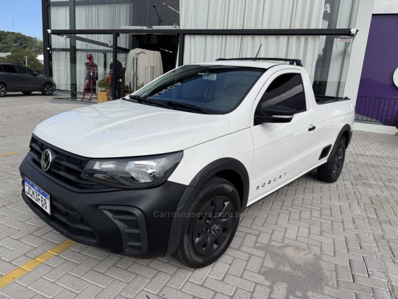 VOLKSWAGEN - SAVEIRO - 2023/2024 - Branca - R$ 84.000,00