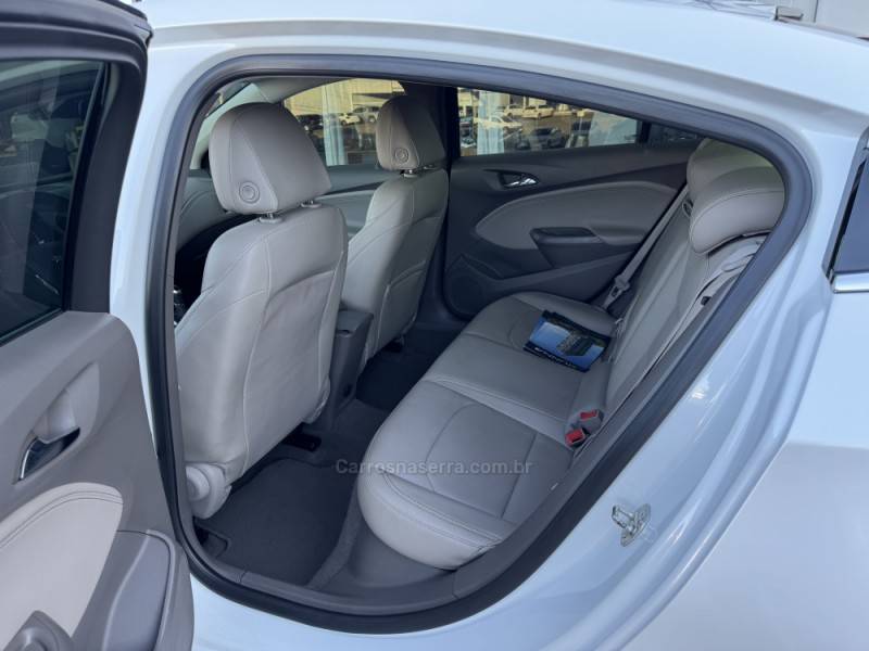 CHEVROLET - CRUZE - 2017/2018 - Branca - R$ 92.500,00