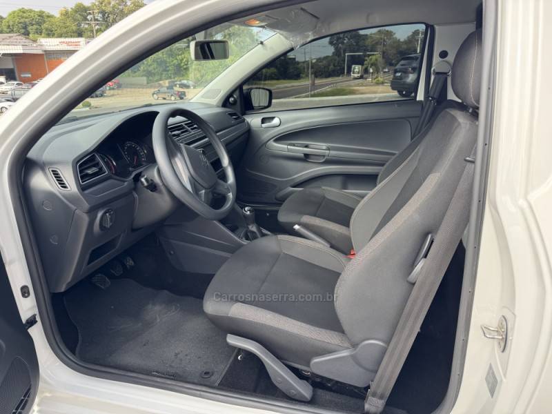 VOLKSWAGEN - SAVEIRO - 2023/2024 - Branca - R$ 84.000,00