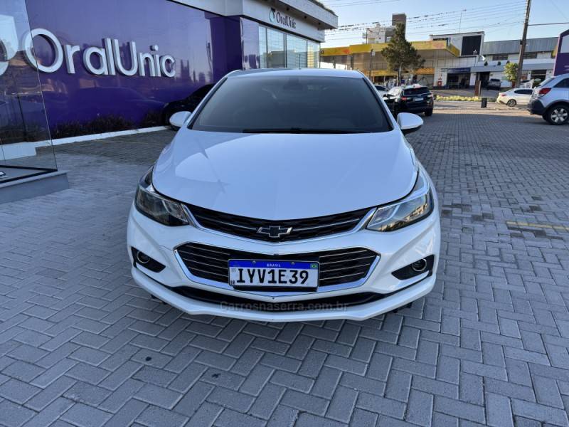 CHEVROLET - CRUZE - 2017/2018 - Branca - R$ 92.500,00