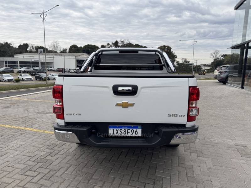 CHEVROLET - S10 - 2016/2017 - Branca - R$ 144.900,00