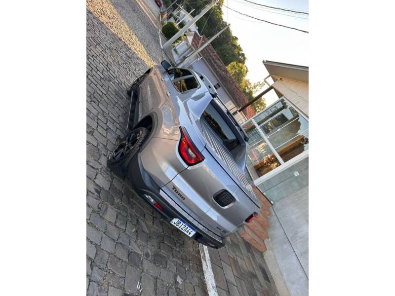 FIAT - TORO - 2021/2022 - Cinza - R$ 148.000,00