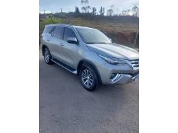 TOYOTA - HILUX SW4 - 2020/2020 - Prata - R$ 255.000,00