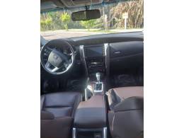 TOYOTA - HILUX SW4 - 2020/2020 - Prata - R$ 255.000,00