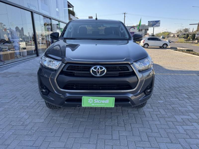 TOYOTA - HILUX - 2024/2024 - Cinza - R$ 239.900,00