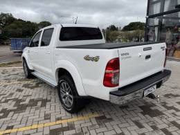 TOYOTA - HILUX - 2014/2014 - Branca - R$ 123.900,00