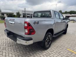 TOYOTA - HILUX - 2025/2025 - Prata - R$ 292.000,00