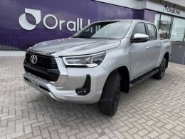 TOYOTA - HILUX - 2025/2025 - Prata - R$ 292.000,00