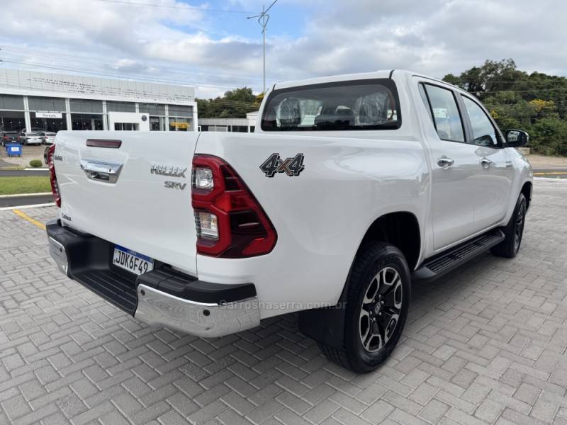 TOYOTA - HILUX - 2025/2025 - Branca - R$ 290.000,00
