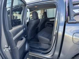 TOYOTA - HILUX - 2024/2024 - Cinza - R$ 236.900,00