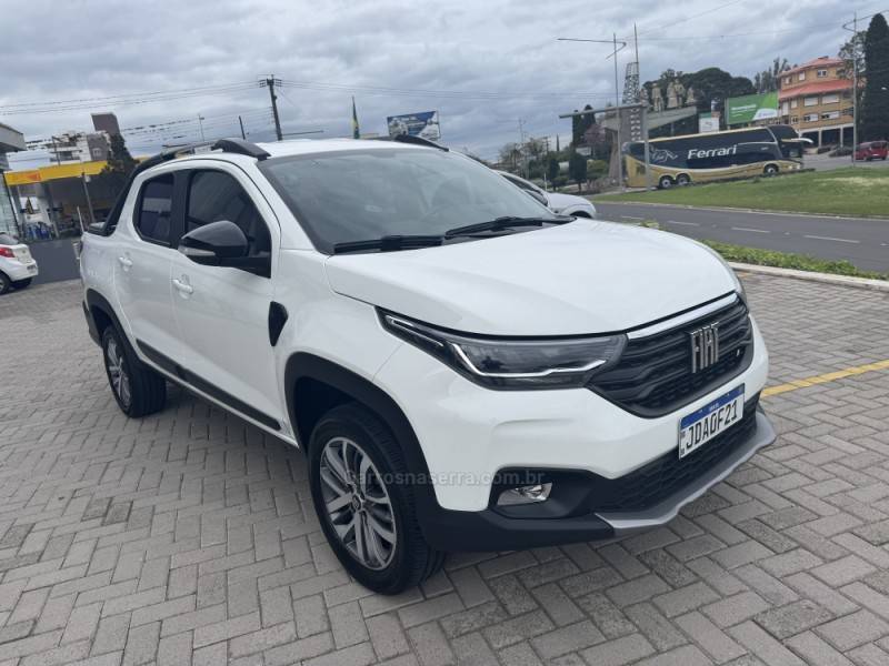FIAT - STRADA - 2024/2025 - Branca - R$ 123.900,00