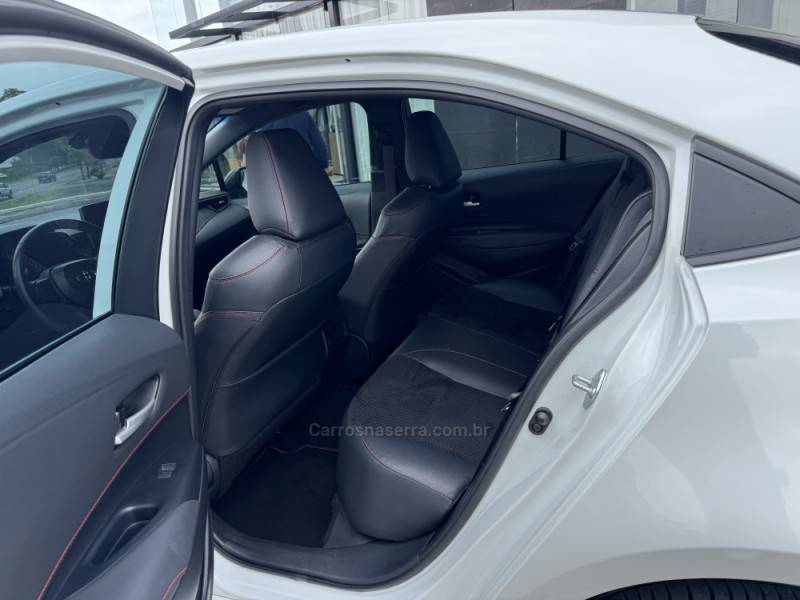 TOYOTA - COROLLA - 2022/2023 - Branca - R$ 147.900,00
