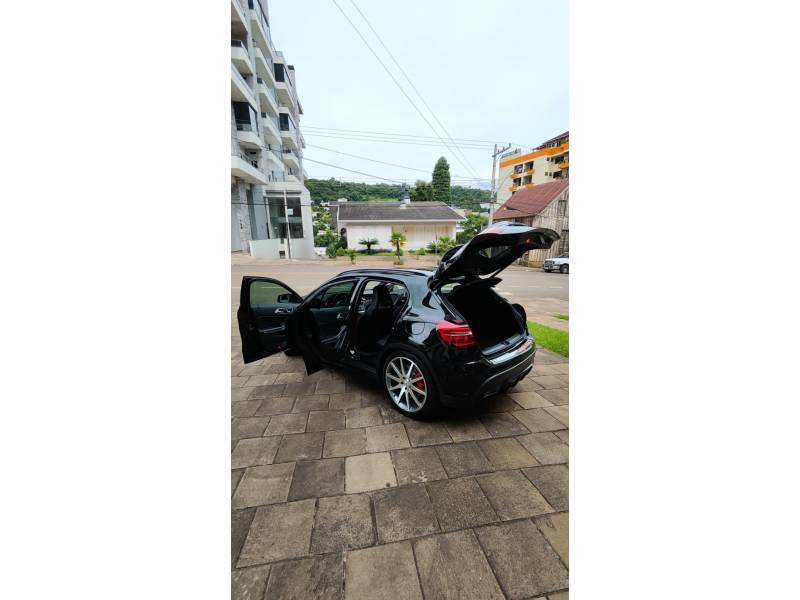 MERCEDES-BENZ - A 45 AMG - 2018/2019 - Preta - R$ 256.000,00