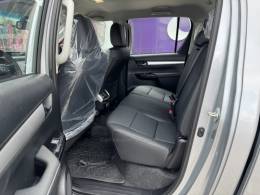 TOYOTA - HILUX - 2025/2025 - Prata - R$ 292.000,00