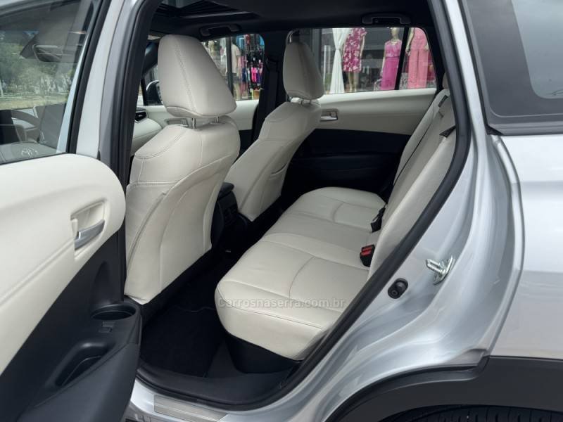 TOYOTA - COROLLA - 2023/2024 - Branca - R$ 183.900,00