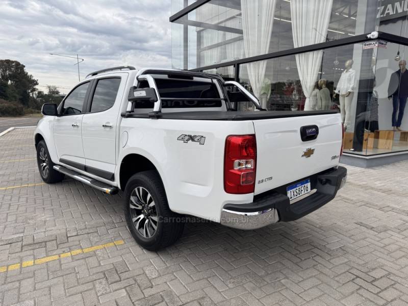 CHEVROLET - S10 - 2016/2017 - Branca - R$ 144.900,00