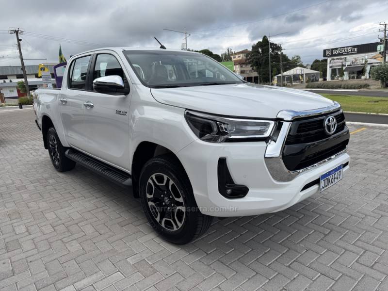 TOYOTA - HILUX - 2025/2025 - Branca - R$ 290.000,00