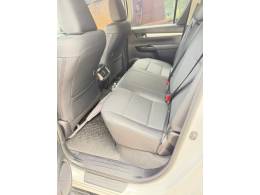 TOYOTA - HILUX - 2024/2024 - Branca - R$ 295.900,00