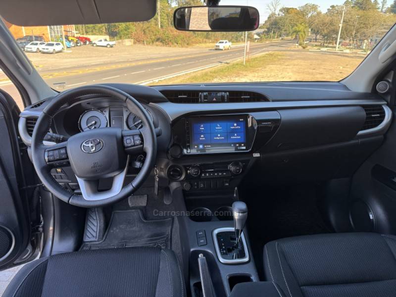 TOYOTA - HILUX - 2024/2024 - Cinza - R$ 239.900,00