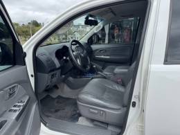 TOYOTA - HILUX - 2014/2014 - Branca - R$ 123.900,00
