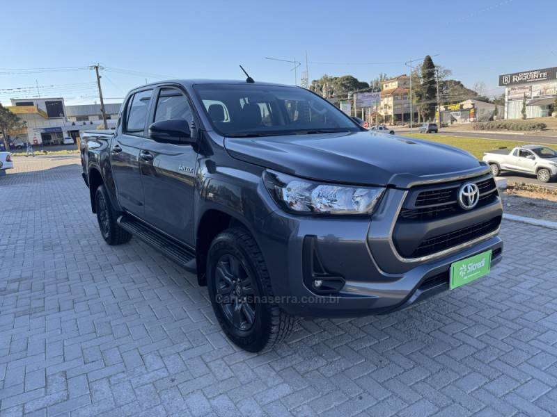 TOYOTA - HILUX - 2024/2024 - Cinza - R$ 239.900,00