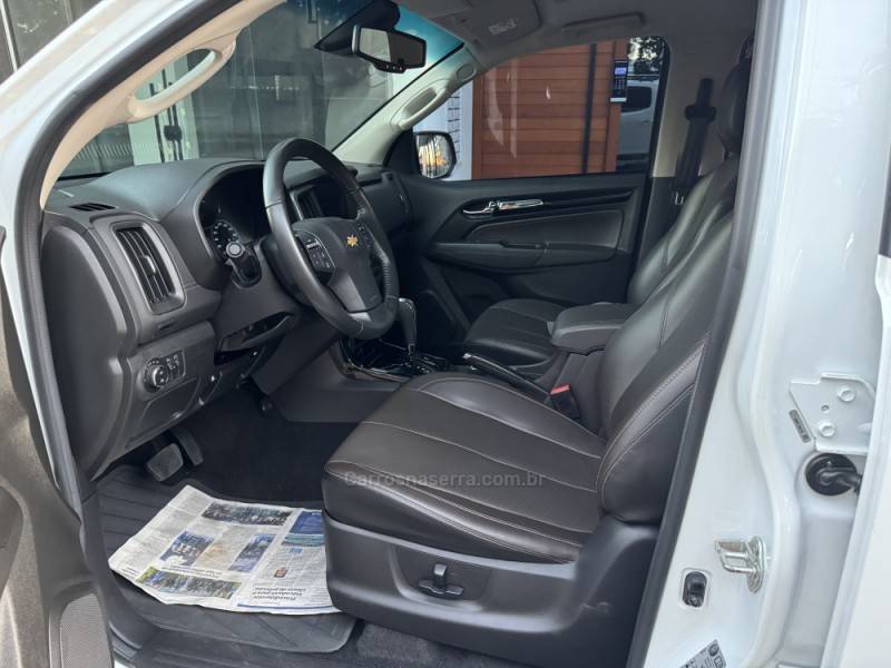 CHEVROLET - S10 - 2021/2022 - Branca - R$ 199.900,00
