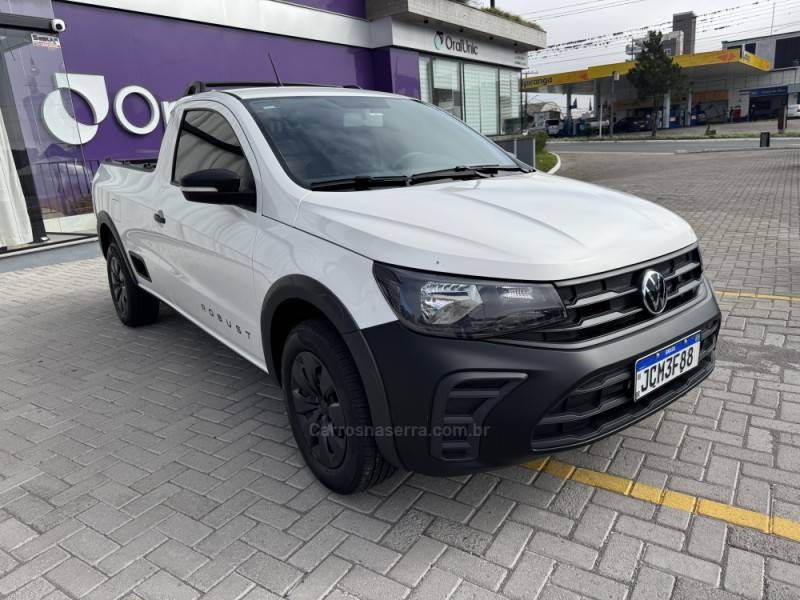 VOLKSWAGEN - SAVEIRO - 2023/2024 - Branca - R$ 84.000,00