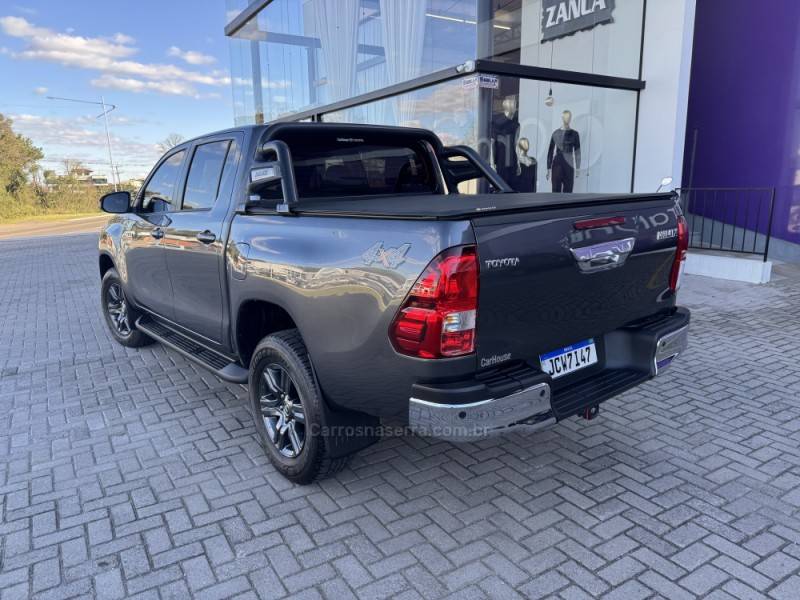 TOYOTA - HILUX - 2024/2024 - Cinza - R$ 236.900,00