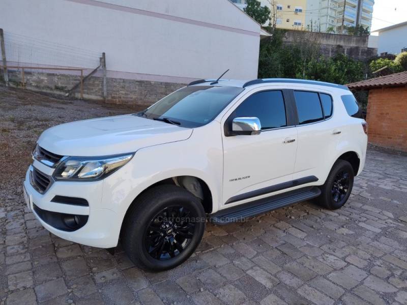 CHEVROLET - TRAILBLAZER - 2017/2018 - Branca - R$ 156.000,00