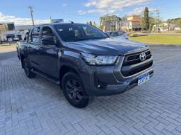TOYOTA - HILUX - 2024/2024 - Cinza - R$ 236.900,00