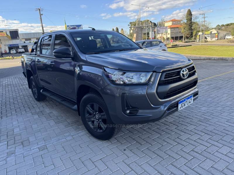 TOYOTA - HILUX - 2024/2024 - Cinza - R$ 236.900,00