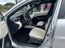 TOYOTA - COROLLA - 2023/2024 - Branca - R$ 183.900,00