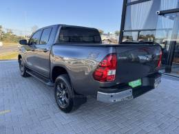 TOYOTA - HILUX - 2024/2024 - Cinza - R$ 239.900,00