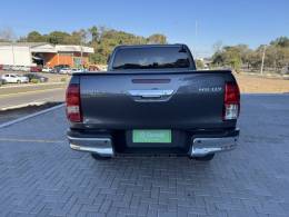 TOYOTA - HILUX - 2024/2024 - Cinza - R$ 239.900,00
