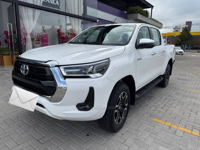 TOYOTA - HILUX - 2025/2025 - Branca - R$ 299.000,00