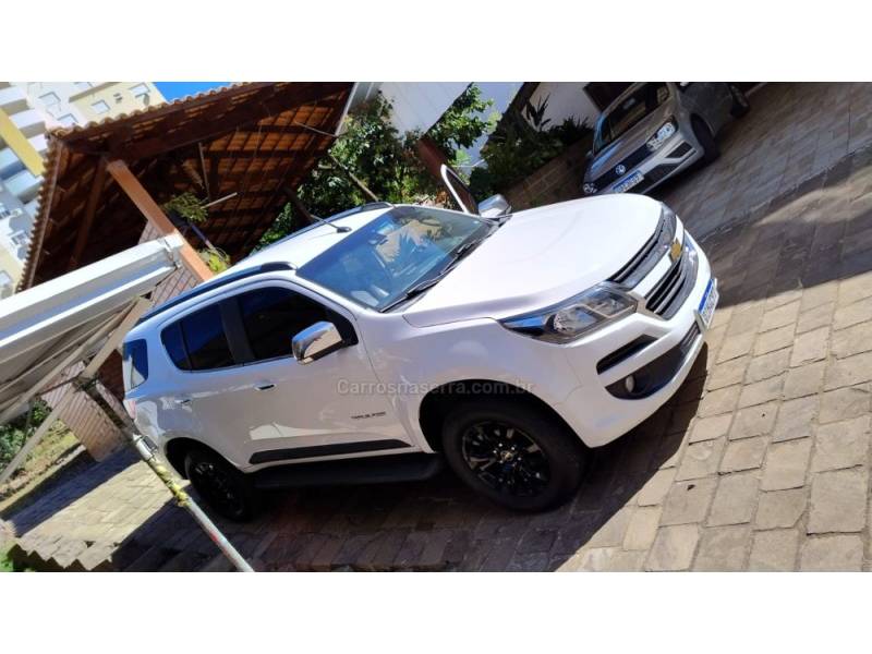 CHEVROLET - TRAILBLAZER - 2017/2018 - Branca - R$ 156.000,00